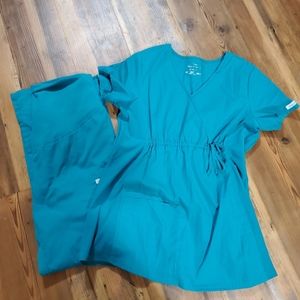 XS Cherokee maternity scrubs